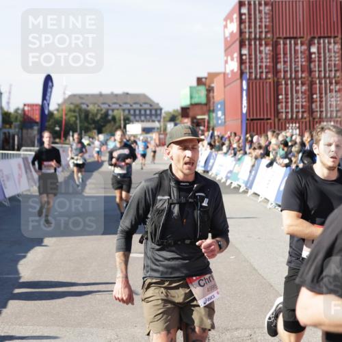 03.10.2025 - Köhlbrandbrückenlauf Jannik Wohlers http://msf.ph/oto/9121214 03.10.2025 13:04:28 Ziel 4055, 4117, 4198, 4297, 4494, 4665, 4836, 4995, 6018, 6092, 6250, 6251, 6723, 6724 meine-sportfotos.de