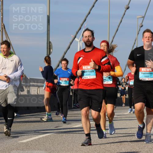 03.10.2025 - Köhlbrandbrückenlauf Strokosch-Dieckow http://msf.ph/oto/9121218 03.10.2025 09:56:30 Position 2 2049, 2169, 3084, 1855 meine-sportfotos.de