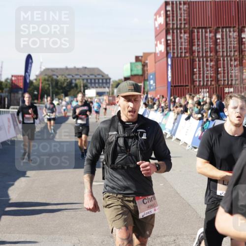 03.10.2025 - Köhlbrandbrückenlauf Jannik Wohlers http://msf.ph/oto/9121220 03.10.2025 13:04:29 Ziel 4055, 4117, 4198, 4297, 4494, 4665, 4836, 4995, 6018, 6092, 6250, 6251, 6723, 6724 meine-sportfotos.de