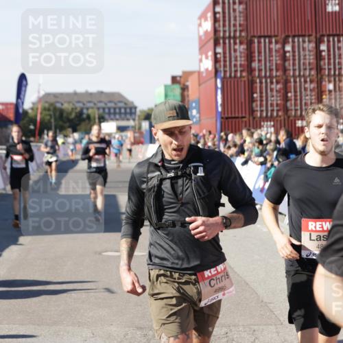 03.10.2025 - Köhlbrandbrückenlauf Jannik Wohlers http://msf.ph/oto/9121230 03.10.2025 13:04:29 Ziel 4055, 4117, 4198, 4297, 4494, 4665, 4836, 4995, 6018, 6092, 6250, 6251, 6723, 6724 meine-sportfotos.de