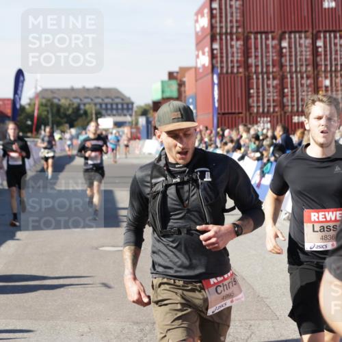 03.10.2025 - Köhlbrandbrückenlauf Jannik Wohlers http://msf.ph/oto/9121236 03.10.2025 13:04:29 Ziel 4055, 4117, 4198, 4297, 4494, 4665, 4836, 4995, 6018, 6092, 6250, 6251, 6723, 6724 meine-sportfotos.de
