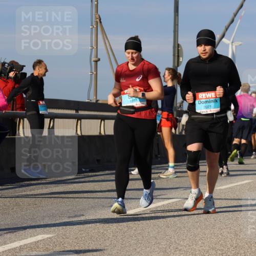 03.10.2025 - Köhlbrandbrückenlauf Strokosch-Dieckow http://msf.ph/oto/9121260 03.10.2025 09:56:37 Position 2 1509, 1951, 2071 meine-sportfotos.de