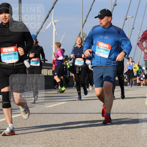 03.10.2025 - Köhlbrandbrückenlauf Strokosch-Dieckow http://msf.ph/oto/9121263 03.10.2025 09:56:38 Position 2 1, 2071, 2298, 2001, 1160, 3039 meine-sportfotos.de