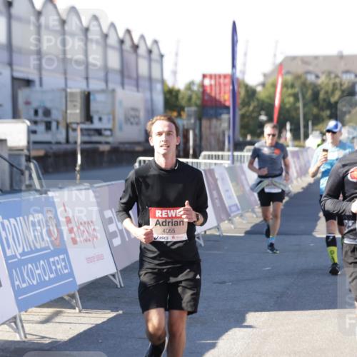 03.10.2025 - Köhlbrandbrückenlauf Jannik Wohlers http://msf.ph/oto/9121273 03.10.2025 13:04:31 Ziel 4055, 4117, 4198, 4297, 4494, 4665, 4713, 4836, 4995, 6018, 6092, 6723 meine-sportfotos.de