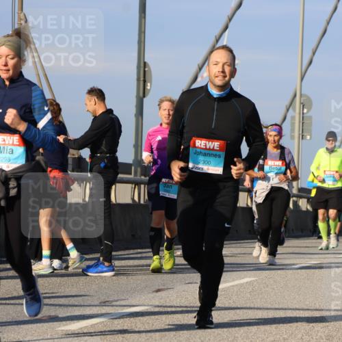 03.10.2025 - Köhlbrandbrückenlauf Strokosch-Dieckow http://msf.ph/oto/9121297 03.10.2025 09:56:42 Position 2 2298, 2300 meine-sportfotos.de
