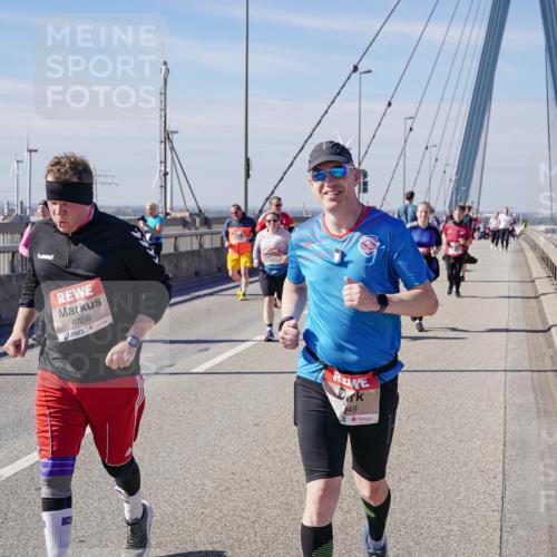 03.10.2025 - Köhlbrandbrückenlauf Michael Burmester http://msf.ph/oto/9121306 03.10.2025 13:02:49 Position 2 6358, 49 meine-sportfotos.de