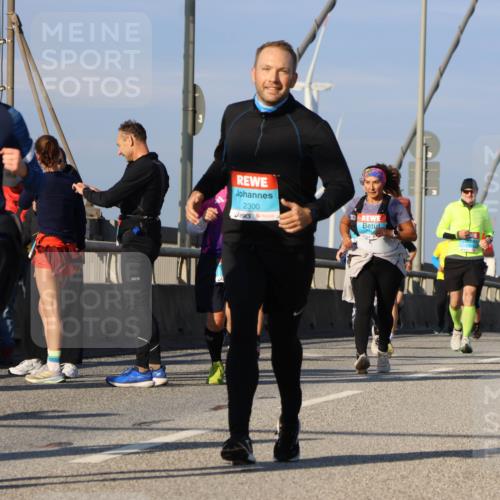 03.10.2025 - Köhlbrandbrückenlauf Strokosch-Dieckow http://msf.ph/oto/9121307 03.10.2025 09:56:43 Position 2 2298, 2300, 3039 meine-sportfotos.de