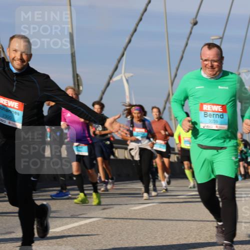 03.10.2025 - Köhlbrandbrückenlauf Strokosch-Dieckow http://msf.ph/oto/9121310 03.10.2025 09:56:44 Position 2 2300, 3039 meine-sportfotos.de