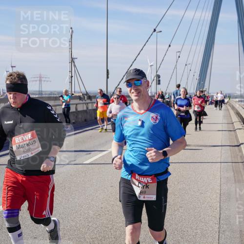 03.10.2025 - Köhlbrandbrückenlauf Michael Burmester http://msf.ph/oto/9121312 03.10.2025 13:02:49 Position 2 6358, 949 meine-sportfotos.de