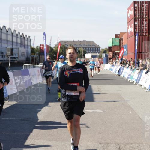 03.10.2025 - Köhlbrandbrückenlauf Jannik Wohlers http://msf.ph/oto/9121315 03.10.2025 13:04:32 Ziel 4055, 4117, 4198, 4297, 4494, 4665, 4713, 4836, 4995, 6018, 6092, 6723 meine-sportfotos.de