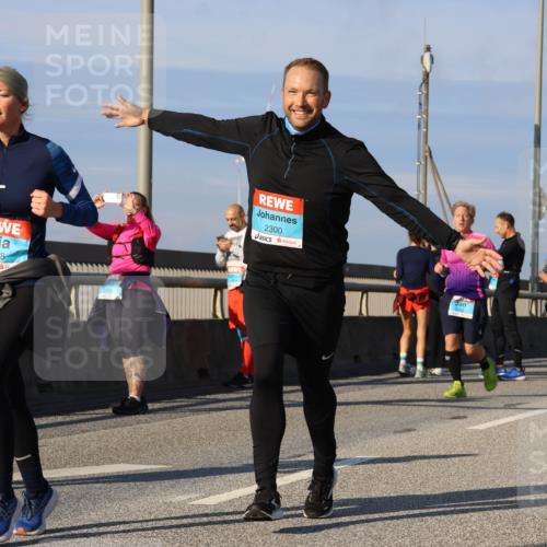 03.10.2025 - Köhlbrandbrückenlauf Strokosch-Dieckow http://msf.ph/oto/9121326 03.10.2025 09:56:45 Position 2 2298, 2300, 31 meine-sportfotos.de