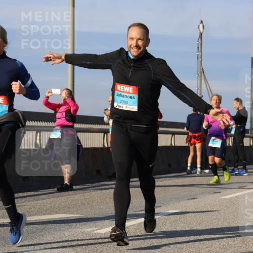 03.10.2025 - Köhlbrandbrückenlauf Strokosch-Dieckow http://msf.ph/oto/9121329 03.10.2025 09:56:45 Position 2 2298, 2300 meine-sportfotos.de
