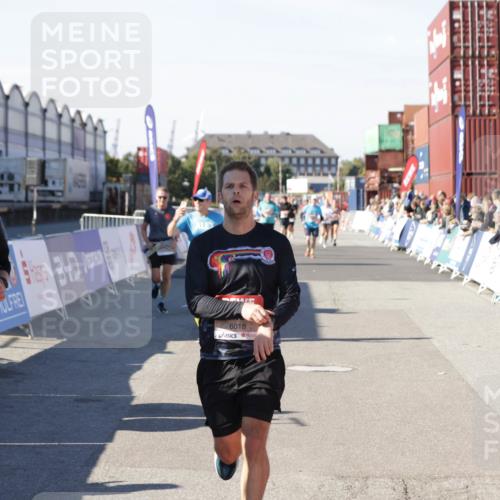 03.10.2025 - Köhlbrandbrückenlauf Jannik Wohlers http://msf.ph/oto/9121331 03.10.2025 13:04:32 Ziel 4055, 4117, 4198, 4297, 4494, 4665, 4713, 4836, 4995, 6018, 6092, 6723 meine-sportfotos.de