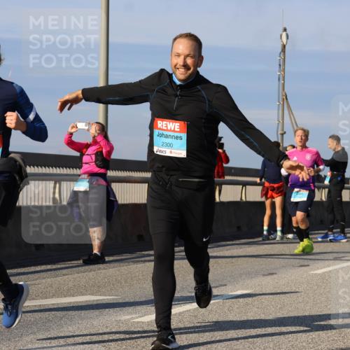 03.10.2025 - Köhlbrandbrückenlauf Strokosch-Dieckow http://msf.ph/oto/9121332 03.10.2025 09:56:45 Position 2 2298, 2300 meine-sportfotos.de