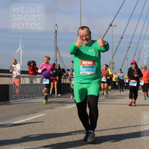 03.10.2025 - Köhlbrandbrückenlauf Strokosch-Dieckow http://msf.ph/oto/9121338 03.10.2025 09:56:46 Position 2 3039 meine-sportfotos.de