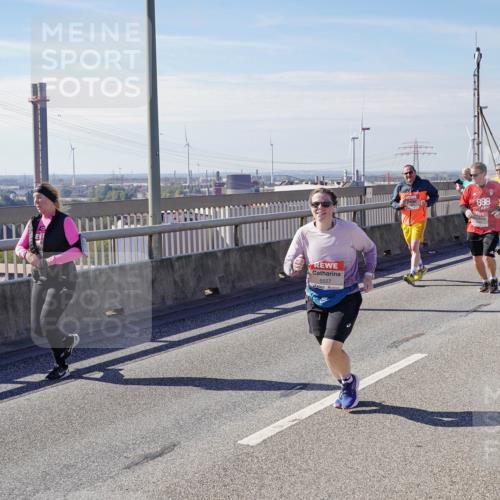 03.10.2025 - Köhlbrandbrückenlauf Michael Burmester http://msf.ph/oto/9121341 03.10.2025 13:02:51 Position 2 5557, 888 meine-sportfotos.de