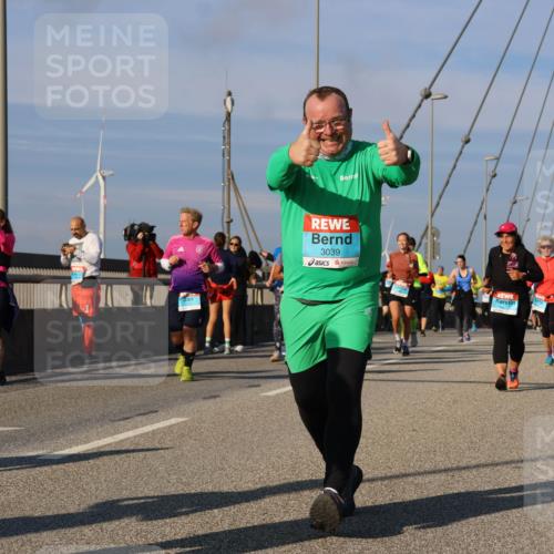03.10.2025 - Köhlbrandbrückenlauf Strokosch-Dieckow http://msf.ph/oto/9121342 03.10.2025 09:56:46 Position 2 3039 meine-sportfotos.de