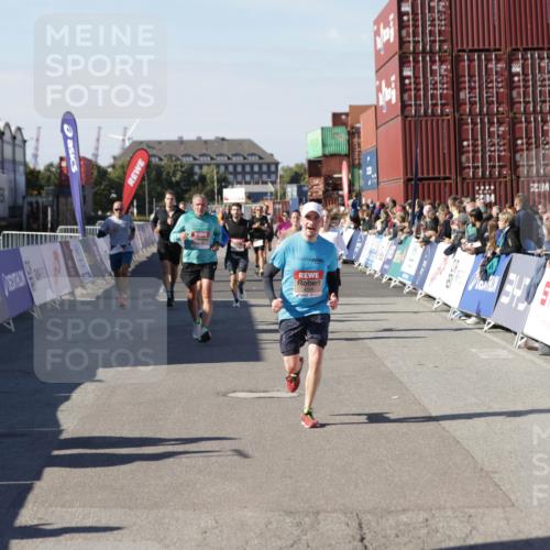 03.10.2025 - Köhlbrandbrückenlauf Jannik Wohlers http://msf.ph/oto/9121346 03.10.2025 13:04:39 Ziel 4022, 4055, 4236, 4246, 4247, 4713, 4724, 4831, 5948, 6018, 6092, 6470 meine-sportfotos.de