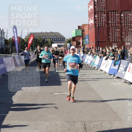 03.10.2025 - Köhlbrandbrückenlauf Jannik Wohlers http://msf.ph/oto/9121357 03.10.2025 13:04:39 Ziel 4022, 4055, 4236, 4246, 4247, 4713, 4724, 4831, 5948, 6018, 6092, 6470 meine-sportfotos.de