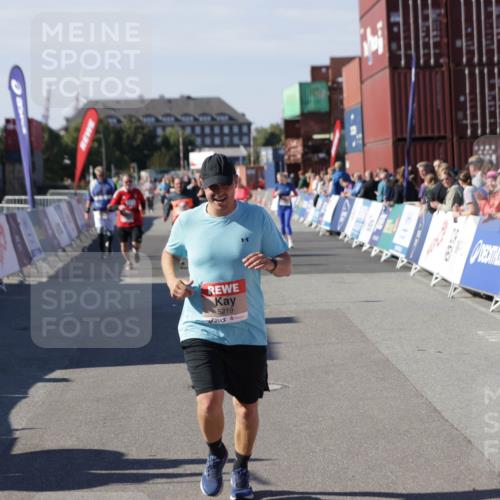 03.10.2025 - Köhlbrandbrückenlauf Jannik Wohlers http://msf.ph/oto/9121358 03.10.2025 13:36:20 Ziel 5045, 5219 meine-sportfotos.de