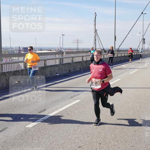 03.10.2025 - Köhlbrandbrückenlauf Michael Burmester http://msf.ph/oto/9121400 03.10.2025 13:02:55 Position 2 888, 412 meine-sportfotos.de
