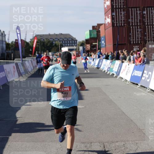 03.10.2025 - Köhlbrandbrückenlauf Jannik Wohlers http://msf.ph/oto/9121404 03.10.2025 13:36:20 Ziel 5045, 5219 meine-sportfotos.de