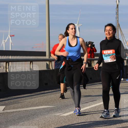 03.10.2025 - Köhlbrandbrückenlauf Strokosch-Dieckow http://msf.ph/oto/9121405 03.10.2025 09:56:56 Position 2 194 meine-sportfotos.de