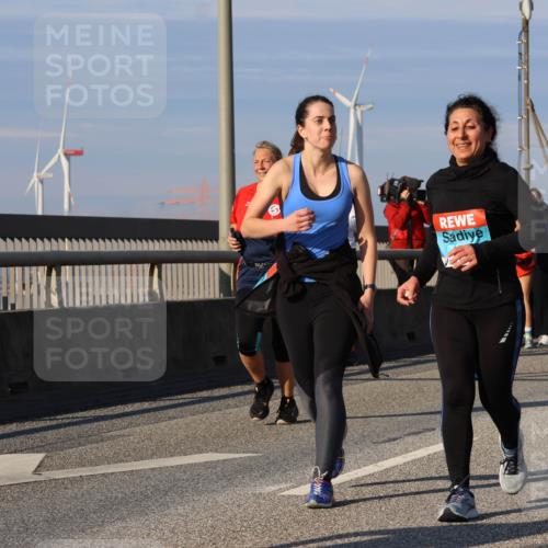 03.10.2025 - Köhlbrandbrückenlauf Strokosch-Dieckow http://msf.ph/oto/9121411 03.10.2025 09:56:56 Position 2  meine-sportfotos.de