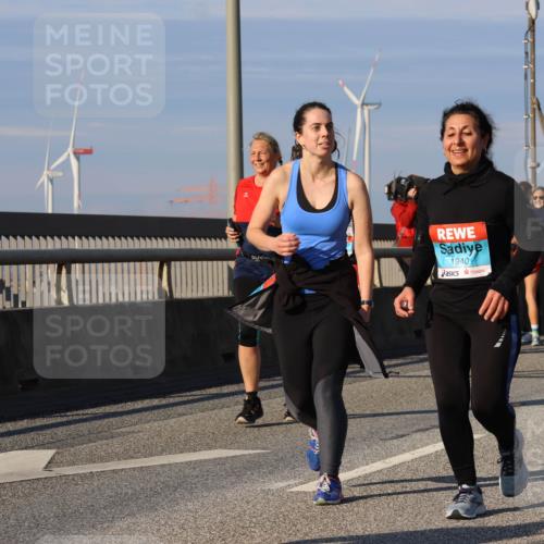 03.10.2025 - Köhlbrandbrückenlauf Strokosch-Dieckow http://msf.ph/oto/9121415 03.10.2025 09:56:56 Position 2 1940 meine-sportfotos.de