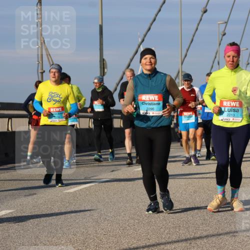03.10.2025 - Köhlbrandbrückenlauf Strokosch-Dieckow http://msf.ph/oto/9121418 03.10.2025 09:56:58 Position 2 3279, 2296, 2213 meine-sportfotos.de