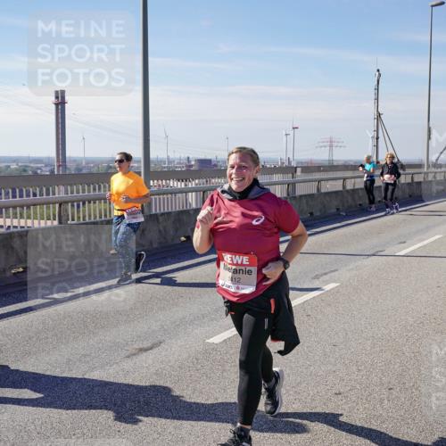 03.10.2025 - Köhlbrandbrückenlauf Michael Burmester http://msf.ph/oto/9121420 03.10.2025 13:02:56 Position 2 888, 6004, 5412 meine-sportfotos.de