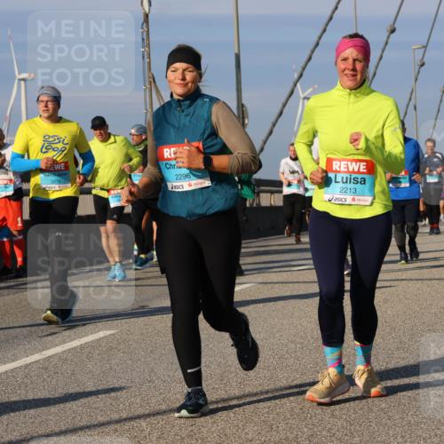 03.10.2025 - Köhlbrandbrückenlauf Strokosch-Dieckow http://msf.ph/oto/9121432 03.10.2025 09:56:59 Position 2 3279, 2296, 2213 meine-sportfotos.de