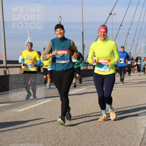 03.10.2025 - Köhlbrandbrückenlauf Strokosch-Dieckow http://msf.ph/oto/9121446 03.10.2025 09:57:00 Position 2 2296, 2213 meine-sportfotos.de