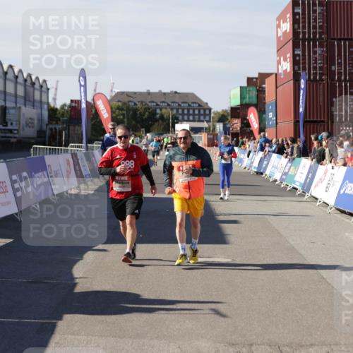 03.10.2025 - Köhlbrandbrückenlauf Jannik Wohlers http://msf.ph/oto/9121447 03.10.2025 13:36:26 Ziel 4735, 5045, 5219, 6003, 6004 meine-sportfotos.de