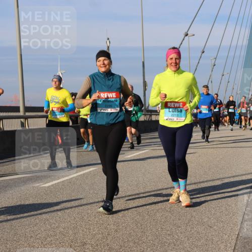 03.10.2025 - Köhlbrandbrückenlauf Strokosch-Dieckow http://msf.ph/oto/9121449 03.10.2025 09:57:00 Position 2 279, 2296, 2213 meine-sportfotos.de