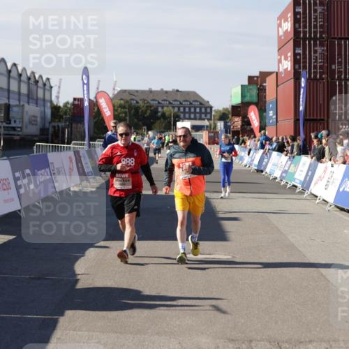 03.10.2025 - Köhlbrandbrückenlauf Jannik Wohlers http://msf.ph/oto/9121451 03.10.2025 13:36:26 Ziel 4735, 5045, 5219, 6003, 6004 meine-sportfotos.de
