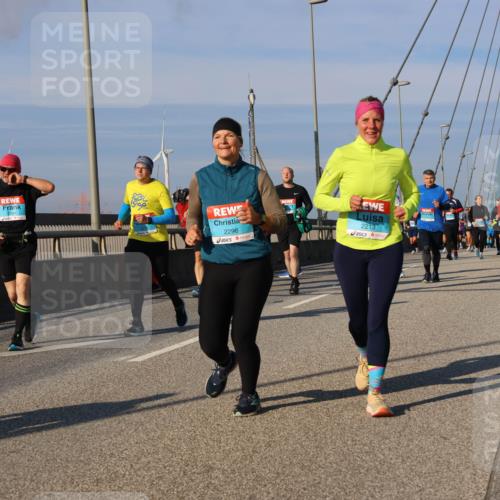 03.10.2025 - Köhlbrandbrückenlauf Strokosch-Dieckow http://msf.ph/oto/9121456 03.10.2025 09:57:00 Position 2 2296, 2213 meine-sportfotos.de