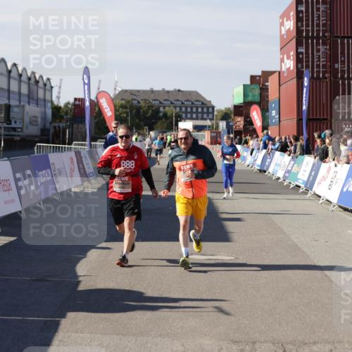 03.10.2025 - Köhlbrandbrückenlauf Jannik Wohlers http://msf.ph/oto/9121457 03.10.2025 13:36:26 Ziel 4735, 5045, 5219, 6003, 6004 meine-sportfotos.de