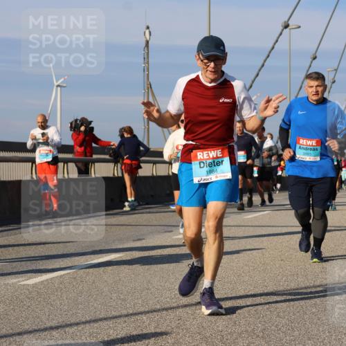 03.10.2025 - Köhlbrandbrückenlauf Strokosch-Dieckow http://msf.ph/oto/9121467 03.10.2025 09:57:04 Position 2 73, 1984, 3163 meine-sportfotos.de