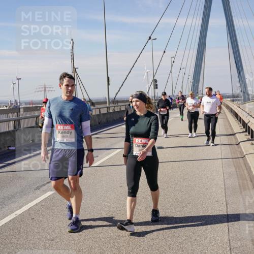 03.10.2025 - Köhlbrandbrückenlauf Michael Burmester http://msf.ph/oto/9121477 03.10.2025 13:03:04 Position 2 4863, 46 meine-sportfotos.de