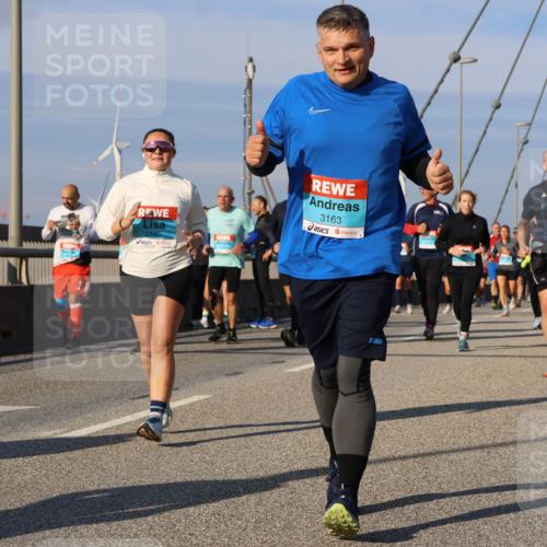 03.10.2025 - Köhlbrandbrückenlauf Strokosch-Dieckow http://msf.ph/oto/9121495 03.10.2025 09:57:06 Position 2 2340, 3163 meine-sportfotos.de