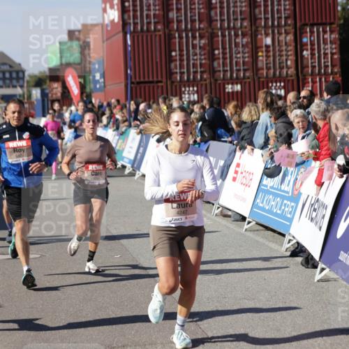 03.10.2025 - Köhlbrandbrückenlauf Jannik Wohlers http://msf.ph/oto/9121496 03.10.2025 13:04:42 Ziel 4022, 4236, 4246, 4247, 4303, 4449, 4713, 4724, 4831, 5849, 5948, 5968, 6092, 6268, 6470 meine-sportfotos.de