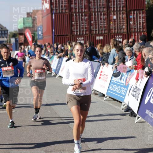 03.10.2025 - Köhlbrandbrückenlauf Jannik Wohlers http://msf.ph/oto/9121507 03.10.2025 13:04:43 Ziel 4022, 4061, 4236, 4246, 4247, 4303, 4449, 4713, 4724, 4831, 5849, 5948, 5968, 6092, 6268, 6470, 6716 meine-sportfotos.de