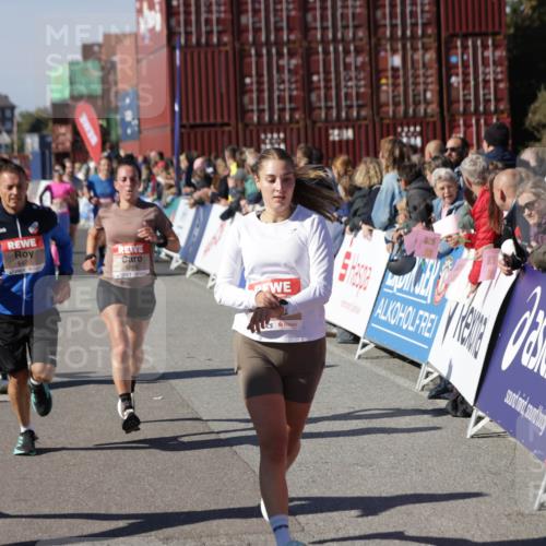 03.10.2025 - Köhlbrandbrückenlauf Jannik Wohlers http://msf.ph/oto/9121512 03.10.2025 13:04:43 Ziel 4022, 4061, 4236, 4246, 4247, 4303, 4449, 4713, 4724, 4831, 5849, 5948, 5968, 6092, 6268, 6470, 6716 meine-sportfotos.de