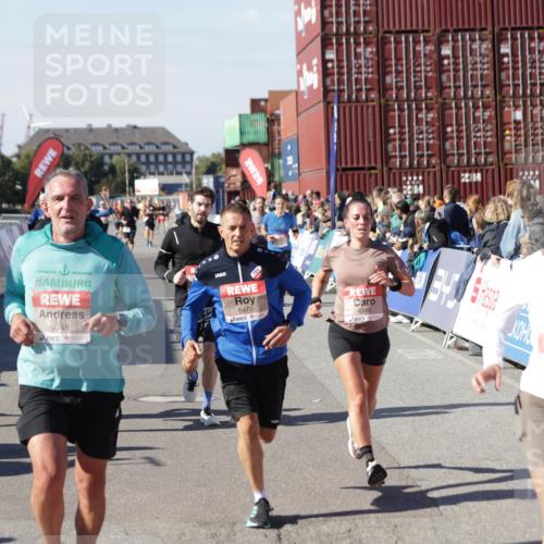 03.10.2025 - Köhlbrandbrückenlauf Jannik Wohlers http://msf.ph/oto/9121533 03.10.2025 13:04:43 Ziel 4022, 4061, 4236, 4246, 4247, 4303, 4449, 4713, 4724, 4831, 5849, 5948, 5968, 6092, 6268, 6470, 6716 meine-sportfotos.de