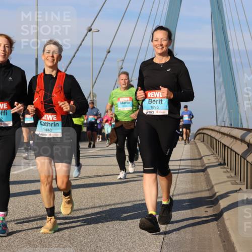 03.10.2025 - Köhlbrandbrückenlauf Strokosch-Dieckow http://msf.ph/oto/9121538 03.10.2025 09:57:11 Position 2 1732, 1440, 3398, 1895 meine-sportfotos.de