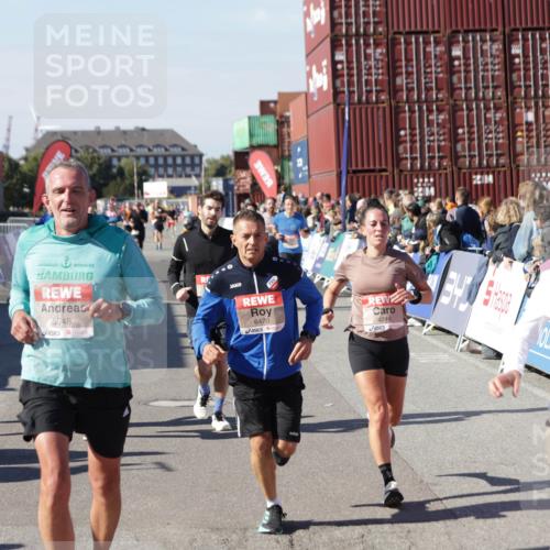 03.10.2025 - Köhlbrandbrückenlauf Jannik Wohlers http://msf.ph/oto/9121539 03.10.2025 13:04:43 Ziel 4022, 4061, 4236, 4246, 4247, 4303, 4449, 4713, 4724, 4831, 5849, 5948, 5968, 6092, 6268, 6470, 6716 meine-sportfotos.de