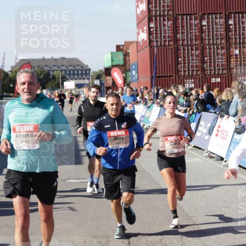 03.10.2025 - Köhlbrandbrückenlauf Jannik Wohlers http://msf.ph/oto/9121544 03.10.2025 13:04:43 Ziel 4022, 4061, 4236, 4246, 4247, 4303, 4449, 4713, 4724, 4831, 5849, 5948, 5968, 6092, 6268, 6470, 6716 meine-sportfotos.de