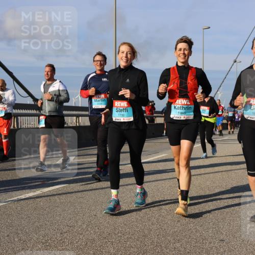 03.10.2025 - Köhlbrandbrückenlauf Strokosch-Dieckow http://msf.ph/oto/9121548 03.10.2025 09:57:11 Position 2 3149, 1732, 1440, 1895 meine-sportfotos.de