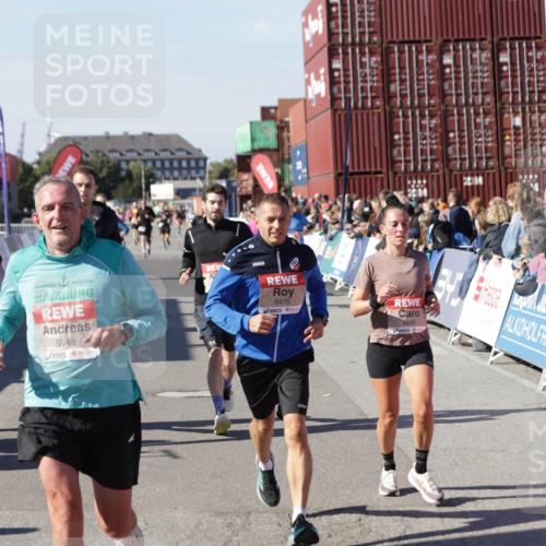 03.10.2025 - Köhlbrandbrückenlauf Jannik Wohlers http://msf.ph/oto/9121554 03.10.2025 13:04:44 Ziel 4022, 4061, 4236, 4246, 4247, 4303, 4449, 4713, 4724, 4831, 5849, 5948, 5968, 6092, 6268, 6470, 6716 meine-sportfotos.de
